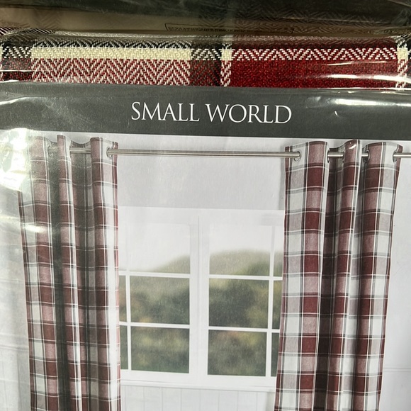 Plaid red and white Window curtains - Picture 4 of 6